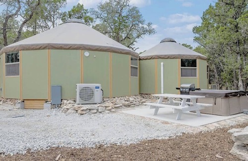 Canyon Lake Cabin | Canyon Family Yurt Cabin - Hot Tub, Loft, Full Kitchen & Bath