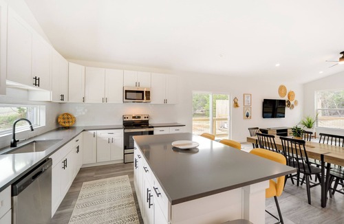 Canyon Lake House | Canyon Lake Oasis: Backyard & Wraparound Deck!