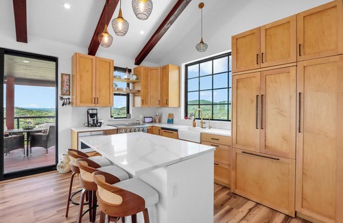 Canyon Lake Cottage | Canyon Lake Tree House: Modern 2BR Luxury w/Hot Tub, Decks & Stunning Views