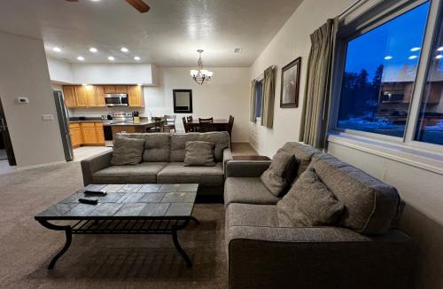 Tusayan Apartment | Canyon Plaza Premier Studios and Apts-South Rim