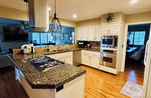 Pleasant Grove House | Canyon Ridge Retreat