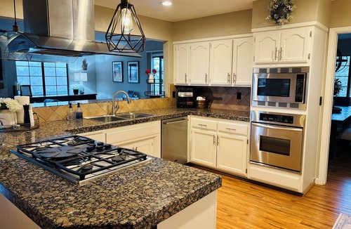 Pleasant Grove House | Canyon Ridge Retreat