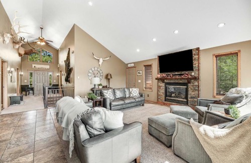 Deadwood House | Canyon Rim Lodge