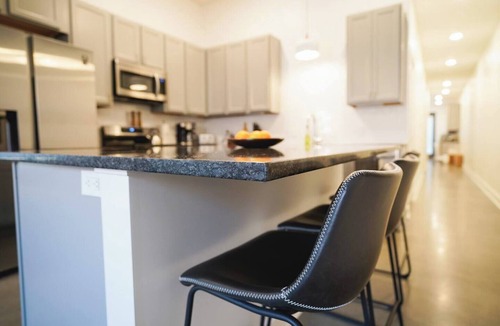 East Lawrence Apartment | Canyon Stop 2Bed/2Bath Loft