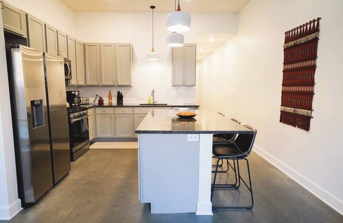 East Lawrence Apartment | Canyon Stop 2Bed/2Bath Loft