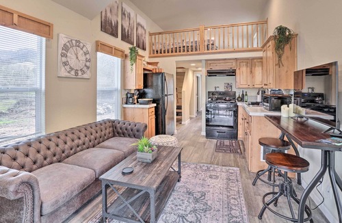 Canyonville House | Canyonville Tiny Home on South Umpqua River!