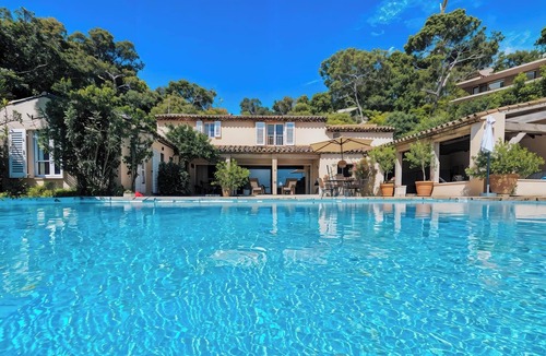 Cap Benat Villa | Cap Benat unique charm, heated pool, beach access 200 m. 5 bdrms 5s d.classé