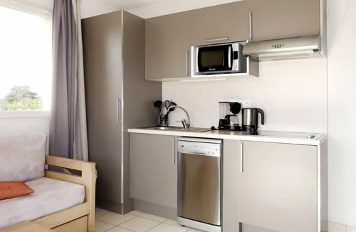Sables-d'Or-les-Pins Apartment | Cap Green 24 by Interhome