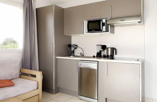 Sables-d'Or-les-Pins Apartment | Cap Green 25A by Interhome