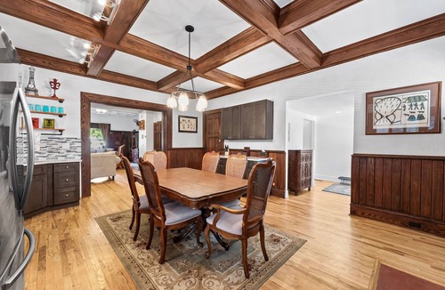 Capitol Hill Apartment | Cap Hill 2BR Character, Privacy & Garage Parking