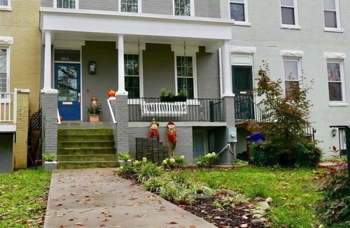 Southeast Apartment | Cap Hill Studio Walk to Metro + Parking, Sleeps 3