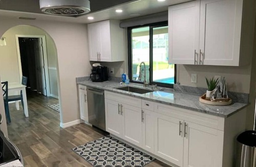 Caloosahatchee House | Cape Amazing Pool Retreat