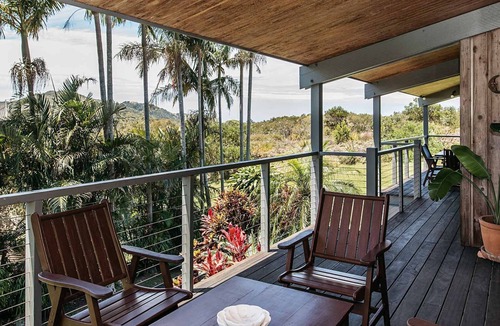 Byron Bay House | Cape Breeze - 5 BR home with headland views