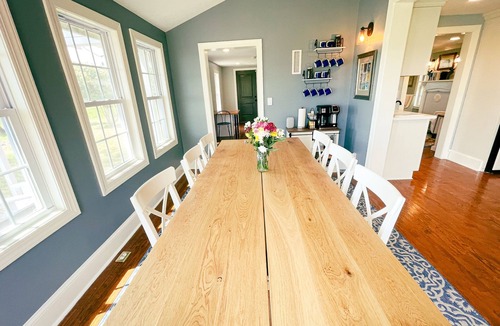 Cape Charles House | Cape Charles VA retreat with game arcade 👾, fire pit 🔥, Peloton 🚴🏽‍♀️, EV🔋