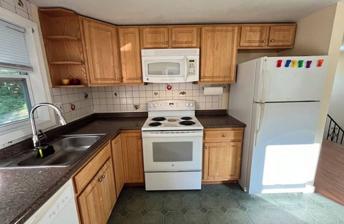 Mashpee Cottage | Cape Cod Charm Near Lake, Ocean, and Local Attractions