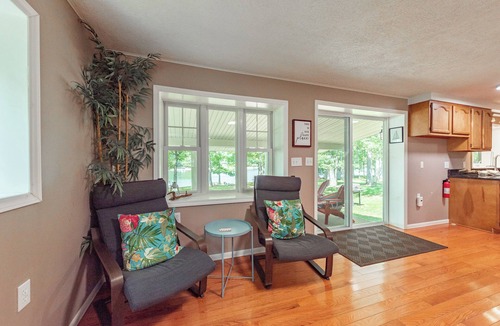 Swanton House | Cape Cod Charm w/Dock Slip & Fire Pit