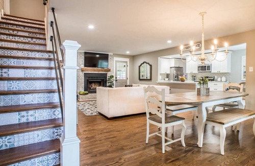 Madison House | Cape Cod Farmhouse ~ @hgtvbnb ~ Charmingly Remodeled near Downtown Madison!