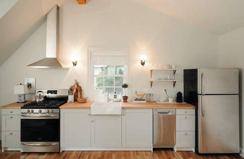 Vancouver Apartment | Cape Cod Guest Suite w/Sauna & Cold Plunge