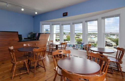 Hyannis Hotel | Cape Cod Harbor House Inn