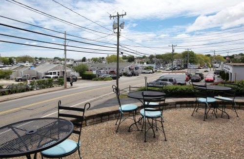 Hyannis Hotel | Cape Cod Harbor House Inn