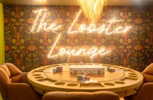 Northwest Harwich House | Cape Cod heated Pool, Putting Green, Speak Easy, Game room,