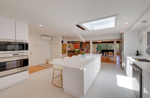 Wellfleet House | Cape Cod Home w/Roof Top Deck, Pool & Hot Tub!