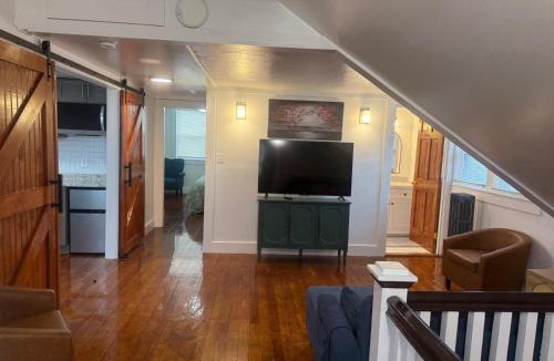 Hyannis House | Cape Cod Hyannis Rendezvous'