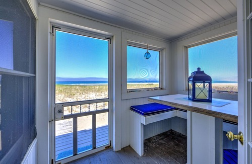 East Sandwich Cottage | Cape Cod Oceanfront Retreat—Bay & Creek Views