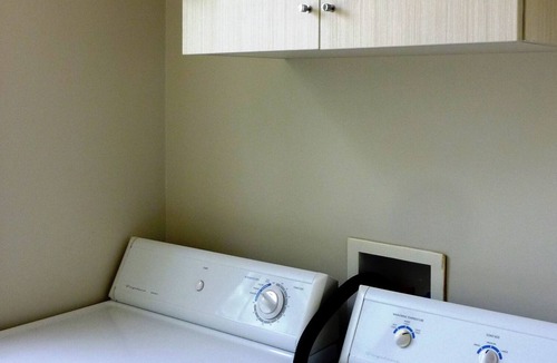Crystal Beach House | Cape Cod Style Beach House - 10 min. walk to Beach -Sleeps 1-4 Guests- Licensed