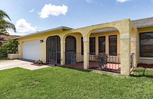 Fort Myers Villa | CAPE CORAL FLORIDA WATERFRONT WITH HEATED POOL, PRIVATE DOCK