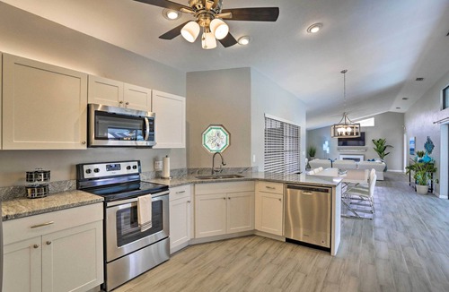 Caloosahatchee House | Cape Coral Home w/Heated Pool, Dock & Gulf Access