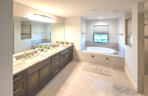 Caloosahatchee House | Cape Coral NEW BUILD 4 bedroom KING beds NO Hurricane Damage