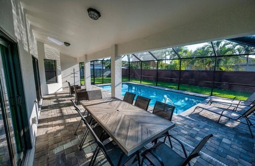 Caloosahatchee House | Cape Coral NEW BUILD 4 bedroom KING beds NO Hurricane Damage