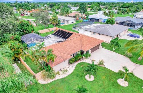 Fort Myers House | Cape Escape