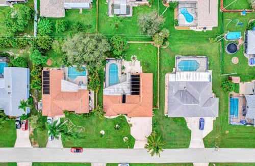 Fort Myers House | Cape Escape