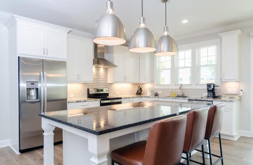 North Carolina Coast House | Cape Fear Blvd by Bryant Real Estate