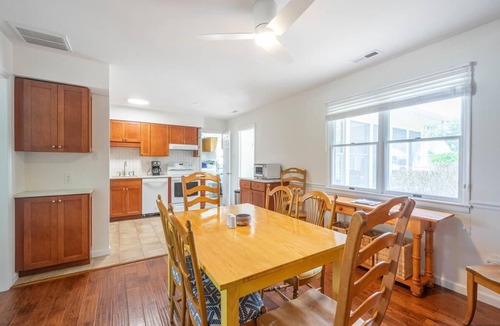 Village Green House | Cape May Cottage on Virginia 3BR/2BA sleeps 10