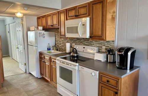 Admiral Estates Condo | Cape Roc Unit 306 Beach Block With Pool