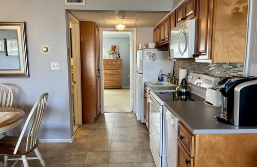 Admiral Estates Condo | Cape Roc Unit 306 Beach Block With Pool