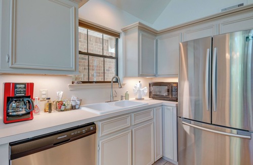Cape Royale House | Cape Royale Home w/Deck - Walk to Lake Livingston