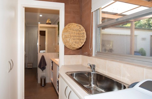 Penneshaw Cottage | Cape View Cottage - beachside