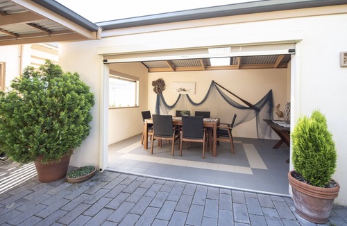 Penneshaw Cottage | Cape View Cottage - beachside