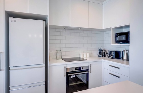 Bluff Hill House | Cape View - Napier Holiday Home