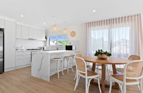 Capel Sound Villa | Capel Coastal Escape