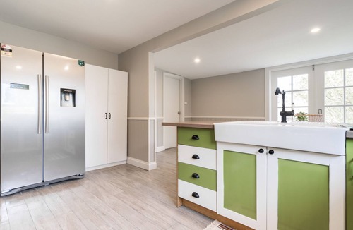 Capel Sound Cottage | Capel Cottage for Families & Groups