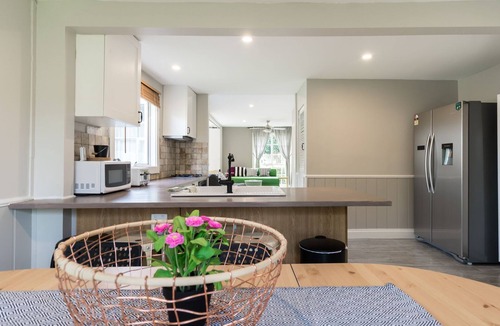 Capel Sound Cottage | Capel Cottage for Families & Groups