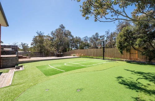 Capel Sound House | Capel Grand Villa - Pet-Friendly Beach Escape