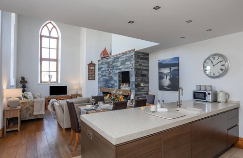 Edern Cottage | CAPEL TABERNACL, pet friendly, with open fire in Morfa Nefyn