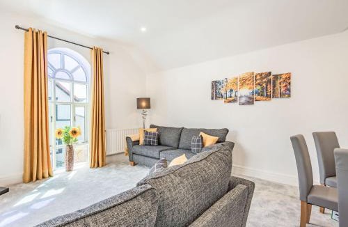 Llandudno Junction House | Capel Y Ffynnon