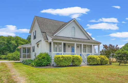 Capeville House | Capeville Cottage - modern comfort close to Cape Charles!